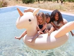 Konges Sløjd Inflatable Unicorn Float -Odin Parker Toys 1024x1024 b2b2947be6e658275589ee987199f79d