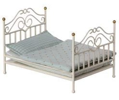 Maileg Micro Vintage Bed -Odin Parker Toys 11 1116 00 2048x 1518ae5f f73f 49a8 833d 65393967befc