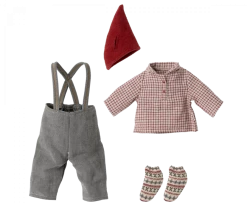 Maileg Medium Christmas Mouse -Odin Parker Toys 14 2705 00 02 1 900x750 resize fill 2048x png