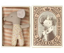 Maileg Sleepy Wakey Baby Mouse In Box -Odin Parker Toys 17 2004 01 01 2 900x750 resize fill 2048x png