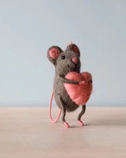 Felt Mouse With Heart -Odin Parker Toys 2J2A4287