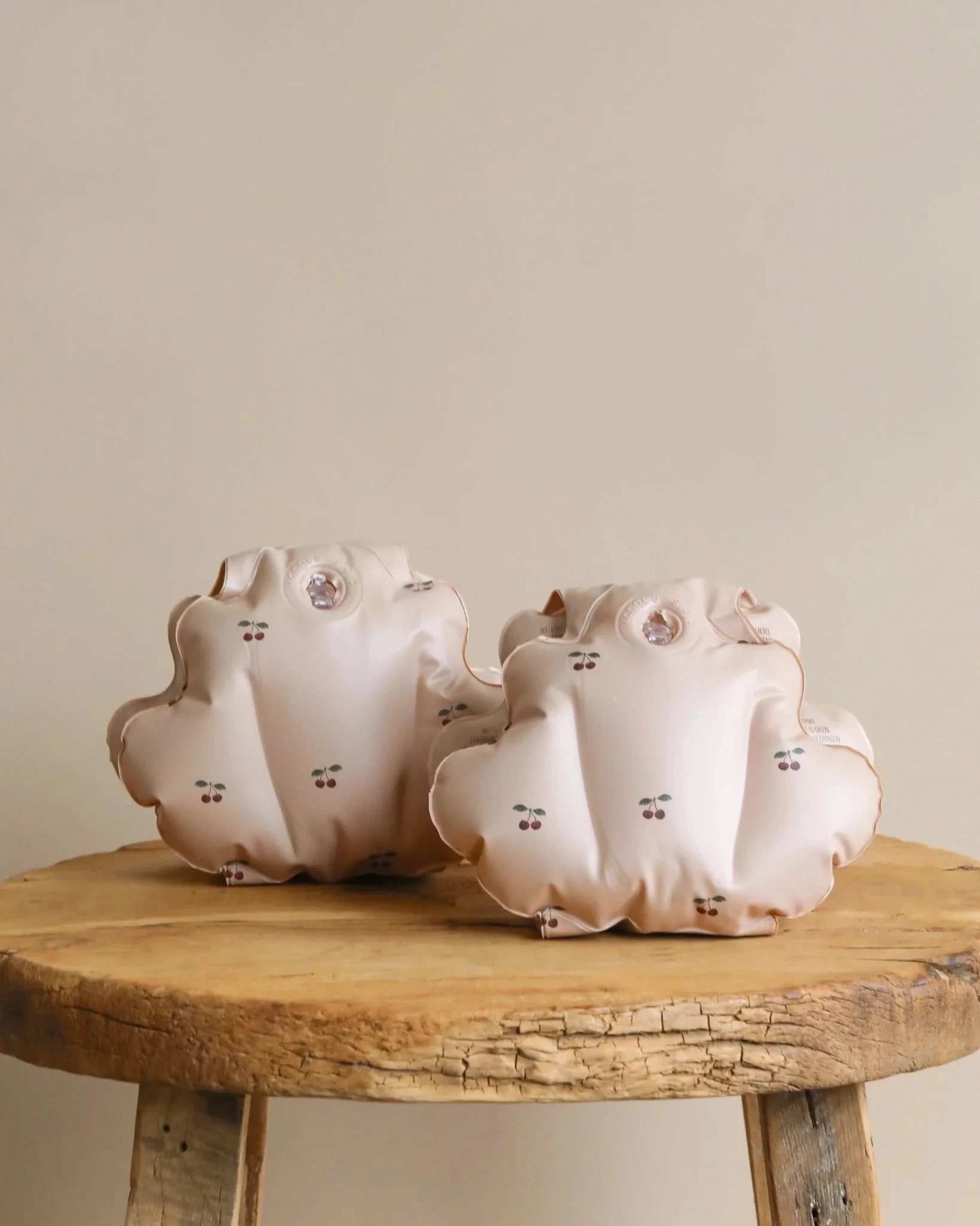 Konges Sløjd Inflatable Water Wings - Seashell Blush Cherry 1 Konges Sløjd Inflatable Water Wings - Seashell Blush Cherry