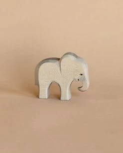 Ostheimer Small Elephant - Eating