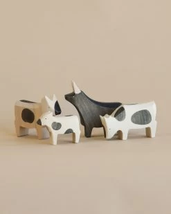 Brin D'Ours | Handmade Wooden Spotted Black Cow Family