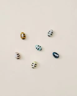 Plan Toys Beehive Sorting Set -Odin Parker Toys 49F2B684 05D5 4C51 8D16 77B5DFEB5767