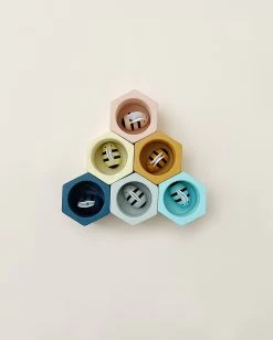 Plan Toys Beehive Sorting Set -Odin Parker Toys 5E01C322 6AF4 41C2 B59D 957F09D32645