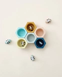 Plan Toys Beehive Sorting Set -Odin Parker Toys A7E5EFE0 B93B 4D83 84AB E27E4FCC7836