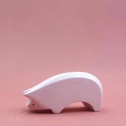 Brin D'Ours | Handmade Wooden Pig Family 21 Brin D'Ours | Handmade Wooden Pig Family -Odin Parker Toys Brin d Ours Eating Pig Varken Etend B Elenfhant 600PX 800x jpg