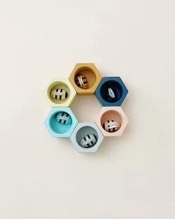 Plan Toys Beehive Sorting Set -Odin Parker Toys DFD2DC80 BB17 4462 8530 0BEF5B9FC42B