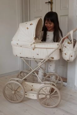 Konges Sløjd Doll Pram - Lemon 7 Konges Sløjd Doll Pram - Lemon -Odin Parker Toys DOLL PRAM Doll toys KS3564 LEMON 1 3df9bc3c fff1 46bb b64a d259249a7202 jpg