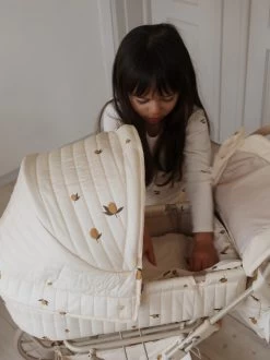 Konges Sløjd Doll Pram - Lemon 8 Konges Sløjd Doll Pram - Lemon -Odin Parker Toys DOLL PRAM Doll toys KS3564 LEMON 2 f8eb2ecc ac1c 4d65 9661 092091e3e548 jpg