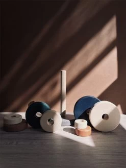 Wooden Pyramid Stacker - Terracotta -Odin Parker Toys att saboconcept fef46eef490b845bc34d622dc435c496