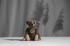 Steiff, "Teddies For Tomorrow" Richard Steiff Teddy Bear - Collectible -Odin Parker Toys ef9399f95e82e828b22663973be62d49da3bb90aab0933856f24382947f343d0 jpeg